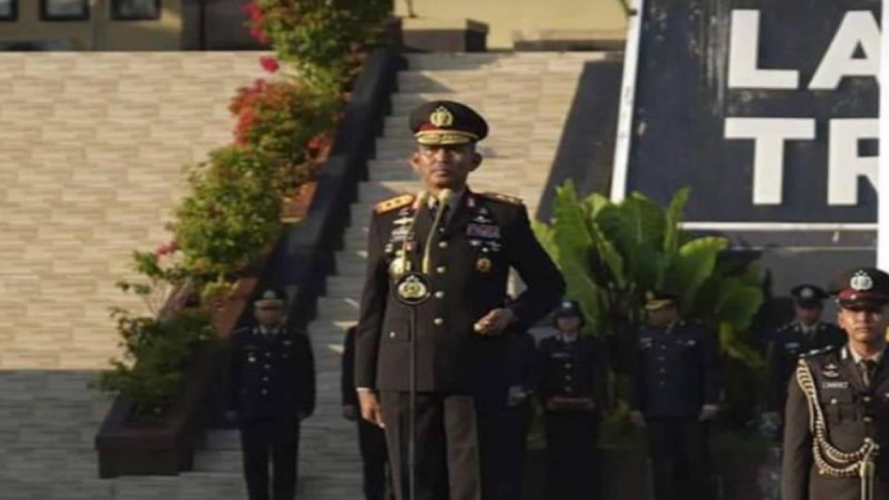 Kepolisian Daerah Sulawesi Barat (Sulbar) Irjen Polisi Drs Verdianto I Bitticaca, M Hum mengajak personilnya wujudkan cita-cita perjuangan nasional untuk kemajuan bangsa, di Mamuju, Senin (21/5/2023) ANTARA Foto/M Faisal Hanapi