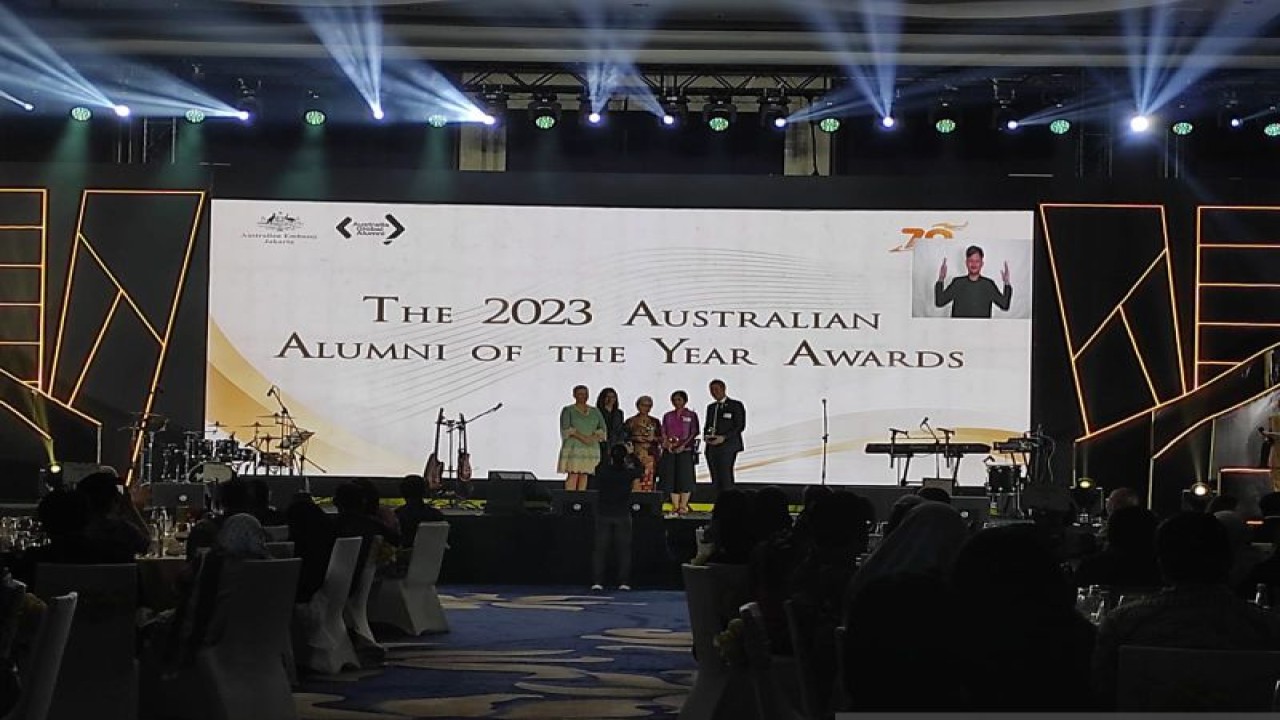 Gala Dinner Alumni Australia 2023 dalam rangka merayakan 70 tahun beasiswa Australia di Indonesia di Jakarta, Sabtu (20/5/2023).  (ANTARA/Asri Mayang Sari)