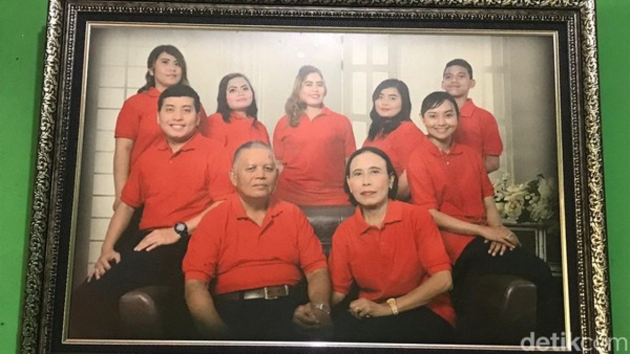 Foto keluarga korban tabrak lari Bekasi. (Detikcom)