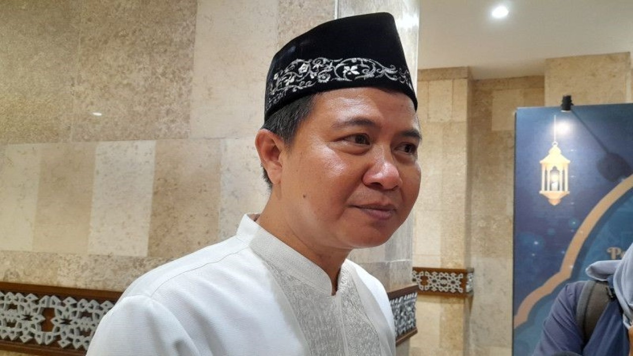Direktur Jenderal Penyelenggaraan Haji dan Umrah (Dirjen PHU) Kemenag RI Hilman Latief saat ditemui pada Rabu (4/5/2023) usai acara pengukuhan pengurus baru Badan Kesejahteraan Masjid (BKM) di Masjid Istiqlal, Jakarta Pusat. (ANTARA/Lintang Budiyanti Prameswari)