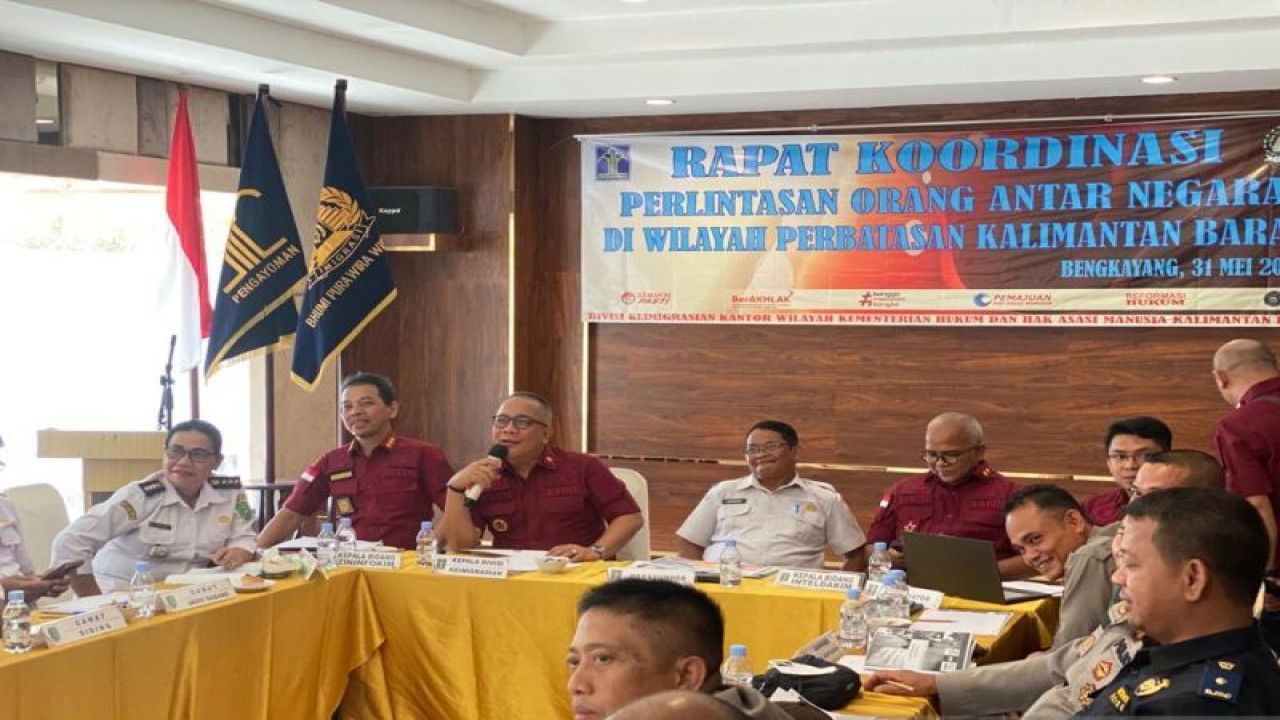 Rapat Koordinasi Perlintasan Orang di Kabupaten Bengkayang, yang dilaksanakan oleh Kantor Wilayah (Kanwil) Kementerian Hukum dan HAM (Kemenkumham) Kalbar. ANTARA/Rendra Oxtora.