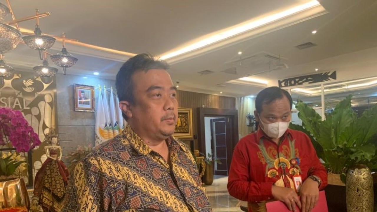 Staf Khusus Menteri Sosial Bidang Komunikasi Media Massa Don Rozano Sigit di Kantor Kementerian Sosial Jakarta, Selasa (23/5/2023). (Antara/Devi Nindy)