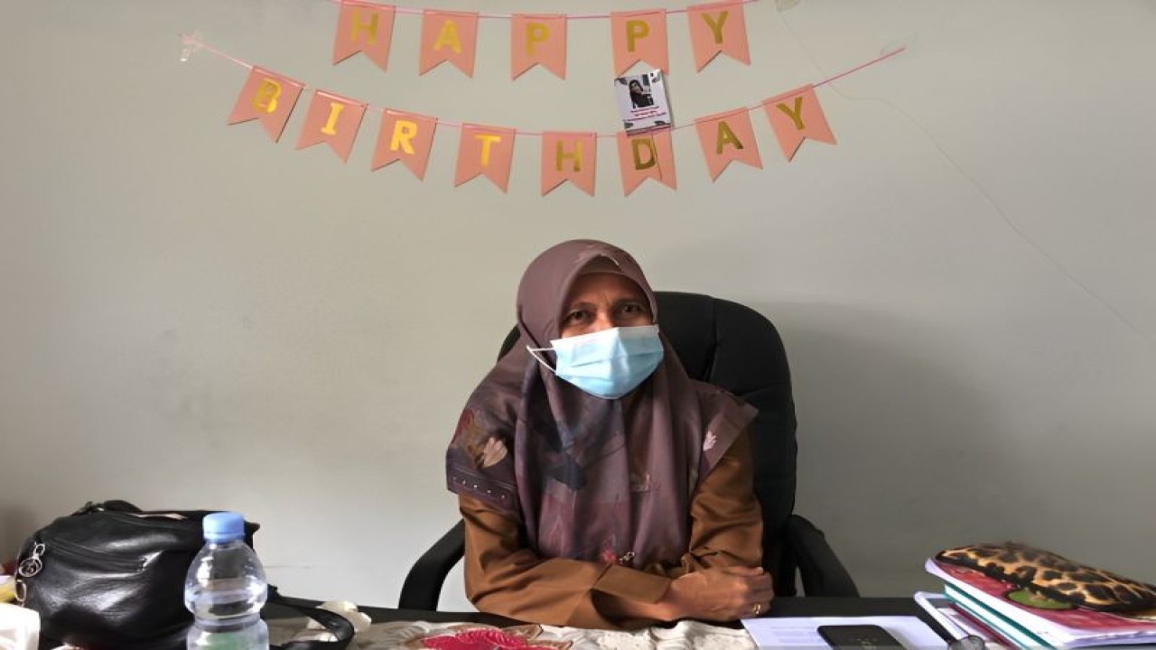 Kepala Bidang Pencegahan dan Penanganan Penyakit serta Kesehatan Lingkungan Dinkes Kota Palu Sitti Rachmah. (ANTARA/Nur Amalia Amir)