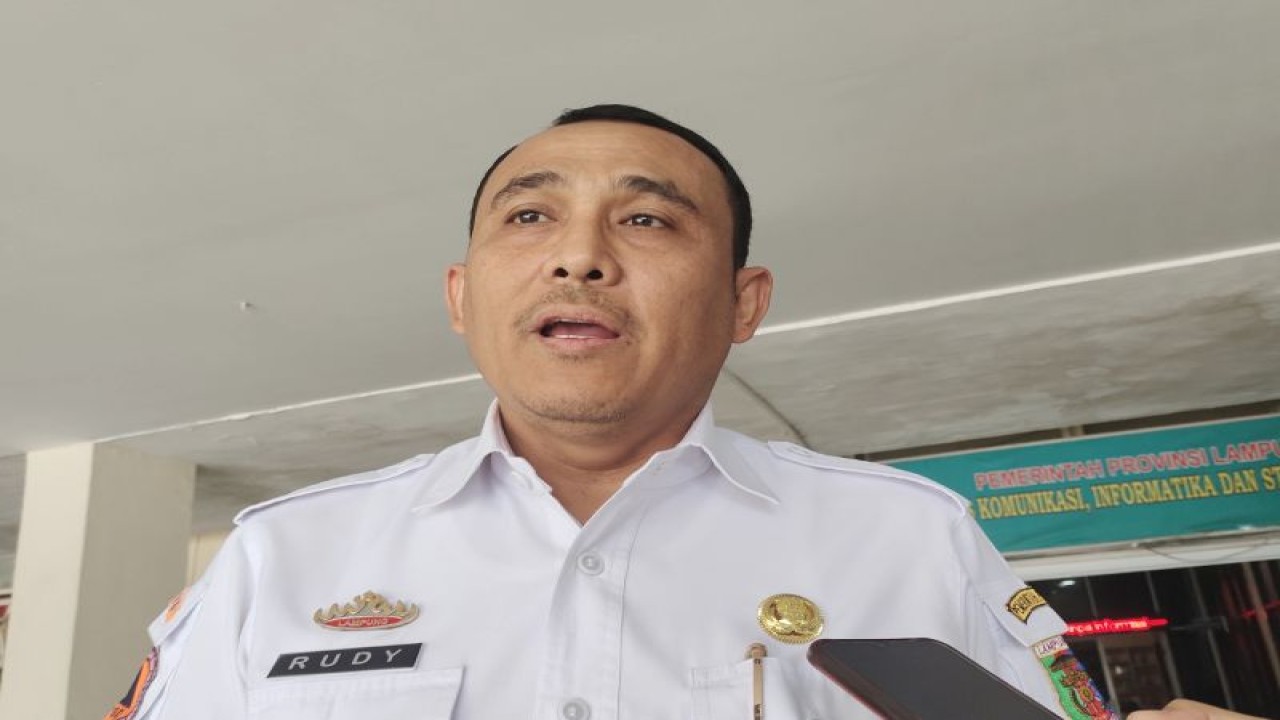 Kepala BPBD Provinsi Lampung, Rudy Syawal Sugiarto saat memberi keterangan. ANTARA/Ruth Intan Sozometa Kanafi.
