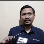 Kepala BPJS Ketenagakerjaan Cabang Jayapura Haryanjas Pasang Kamase (ANTARA/Ardiles Leloltery)-1683708300