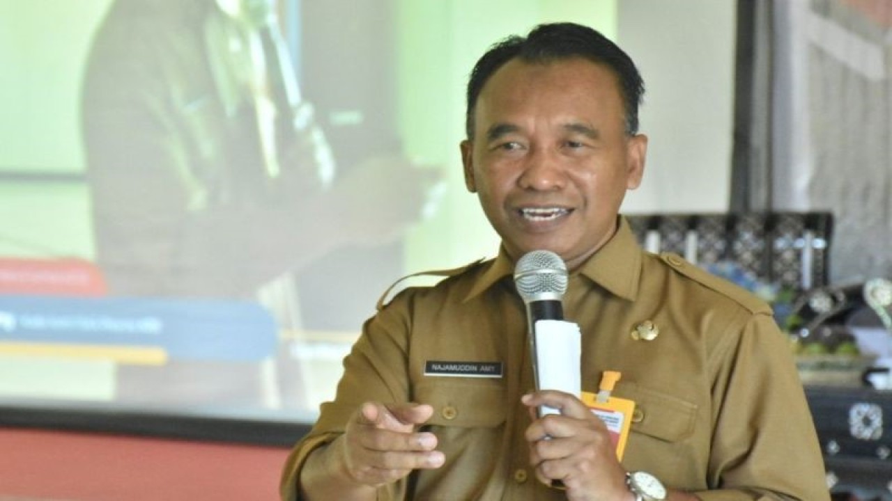 Kepala Dinas Komunikasi Informatika dan Statistik (Diskominfotik) Nusa Tenggara Barat (NTB) Najamuddin Amy. ANTARA/Nur Imansyah