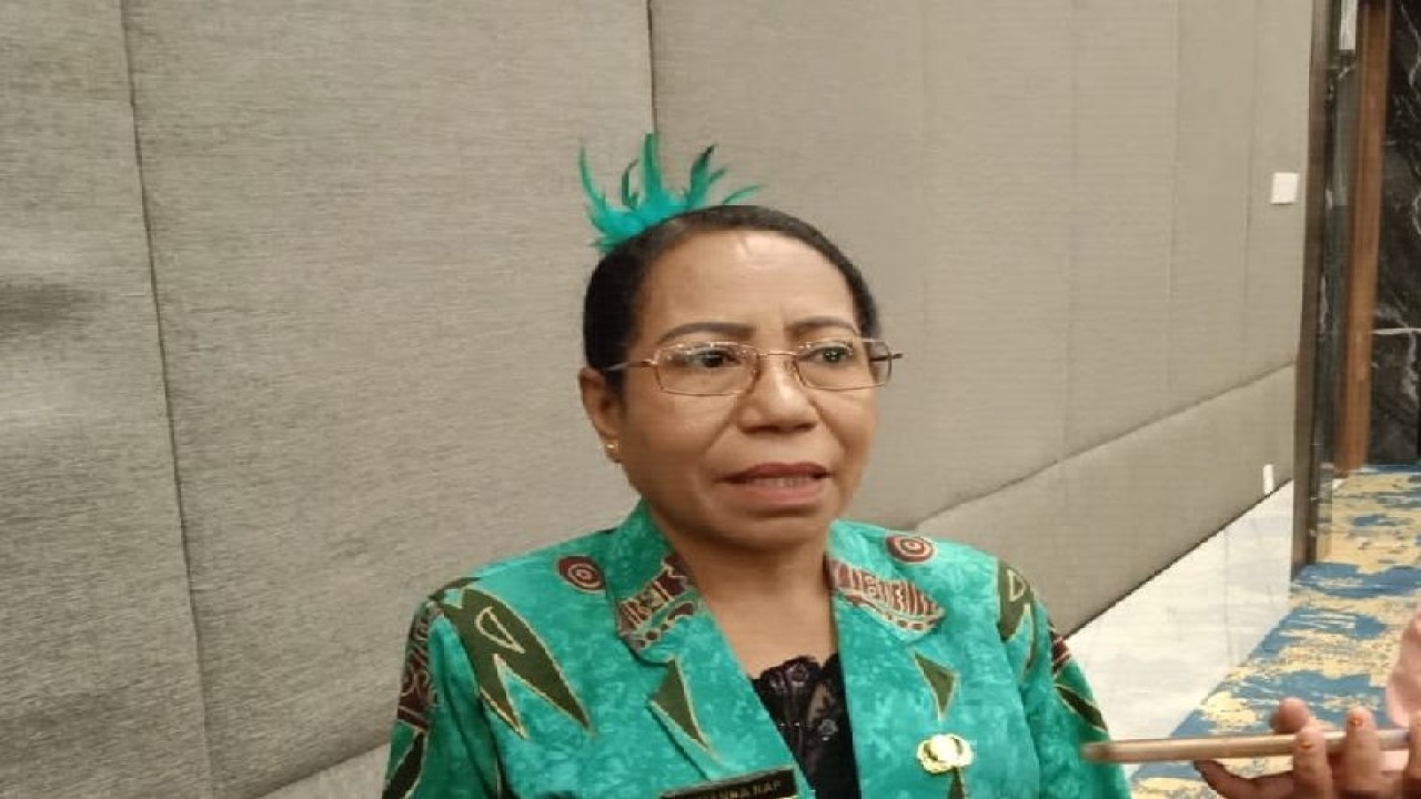 Kepala Dinas Pemberdayaan Perempuan Perlindungan Anak dan Keluarga Berencana Yohana Naap M.Si. ANTARA/Muhsidin