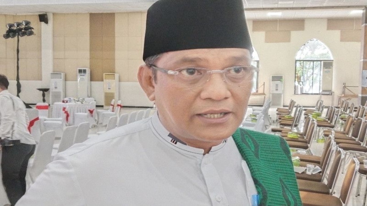Kepala Kantor Agama Kota Ambon, R.A.F. Hasanussi. ANTARA/Penina F Mayaut.
