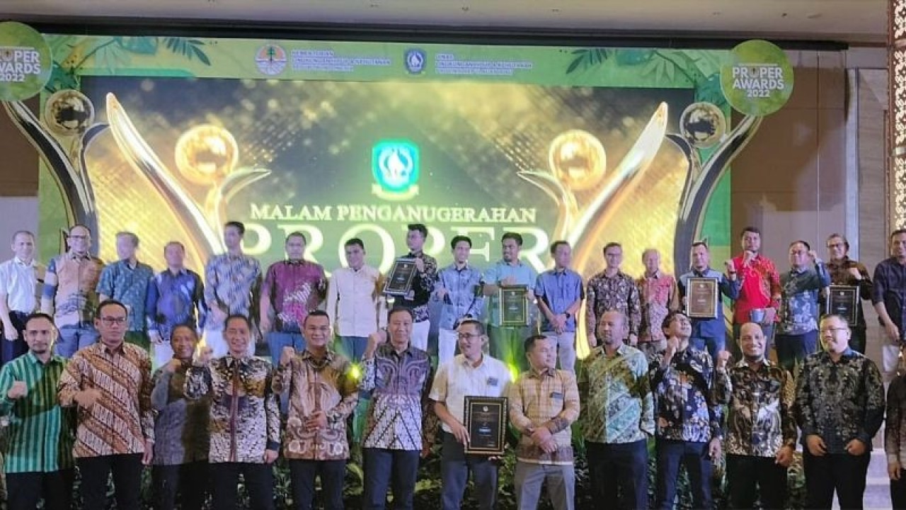 Pemprov Kepulauan Riau (Kepri) memberikan penghargaan proper kepada perusahaan yang berinovasi menjaga lingkungan berkelanjutan. ANTARA/HO-Humas PT Timah Tbk