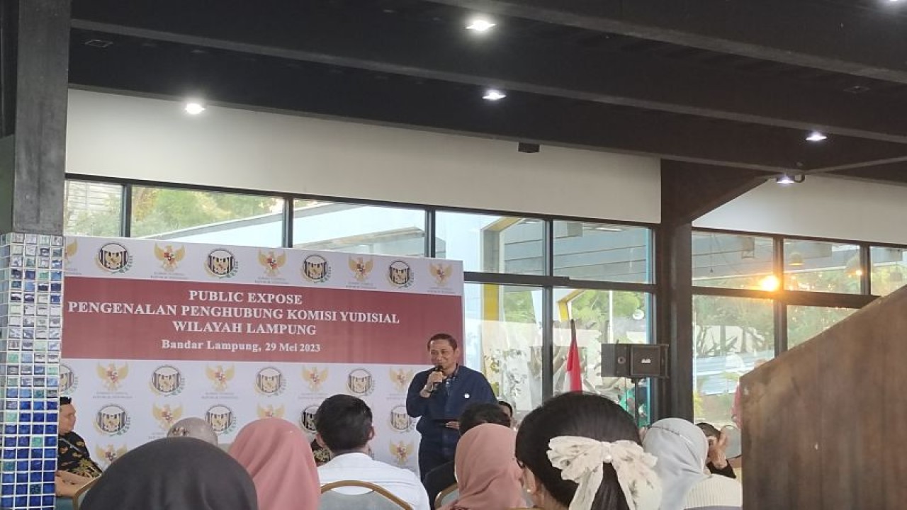 Ketua Komisi Yudisial Republik Indonesia Mukti Fajar Nur Dewata. ANTARA/Ruth Intan Sozometa Kanafi.
