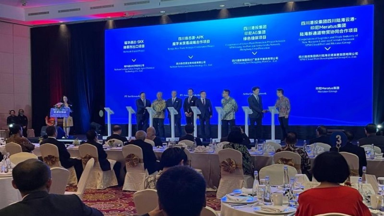 Konferensi Ekonomi dan Perdagangan China (Sichuan)-Indonesia diselenggarakan di Jakarta, Senin (29/5/2023). (ANTARA/Yashinta Difa)