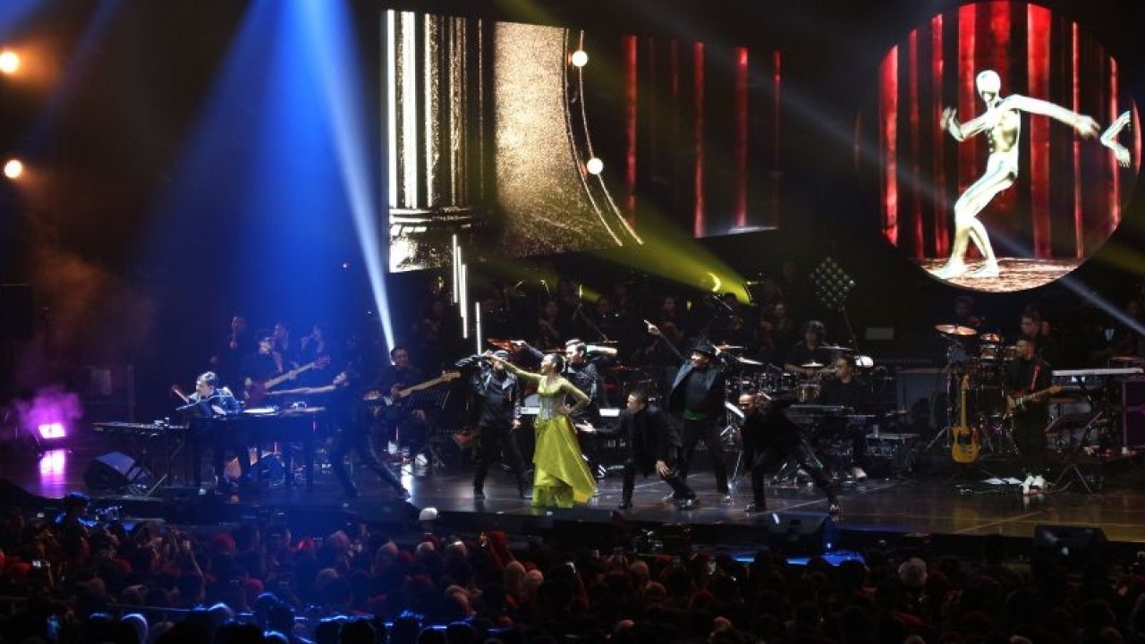 Konser "Yovie Widianto: Billion Songs Confest" di Jakarta Convention Center, Rabu (3/5). (ANTARA/Ahmad Faishal)