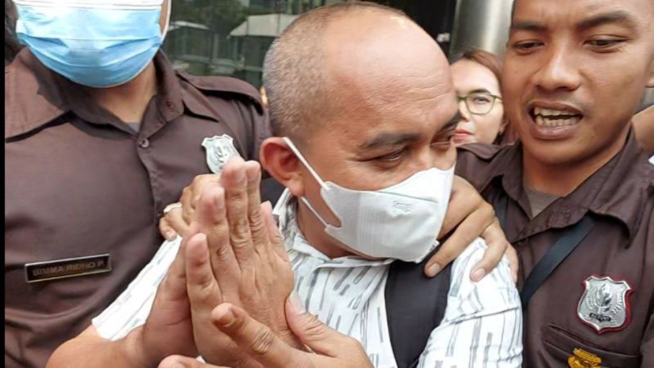Wali Kota Pangkalpinang Maulan Aklil bungkam usai diklarifikasi Komisi Pemberantasan Korupsi (KPK) soal Laporan Harta Kekayaan Penyelenggaraan Negara (LHKPN) miliknya, Rabu (17/5/2023). ANTARA/Fianda Sjofjan Rassat