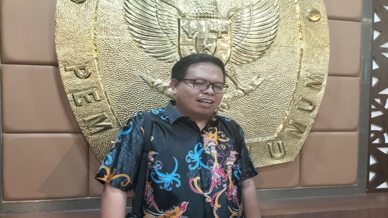 Komisioner KPU DKI Jakarta Bidang Teknis Penyelenggaraan Pemilu, Nurdin, saat ditemui di KPU DKI, Selasa (13/5/2023). ANTARA/Walda
