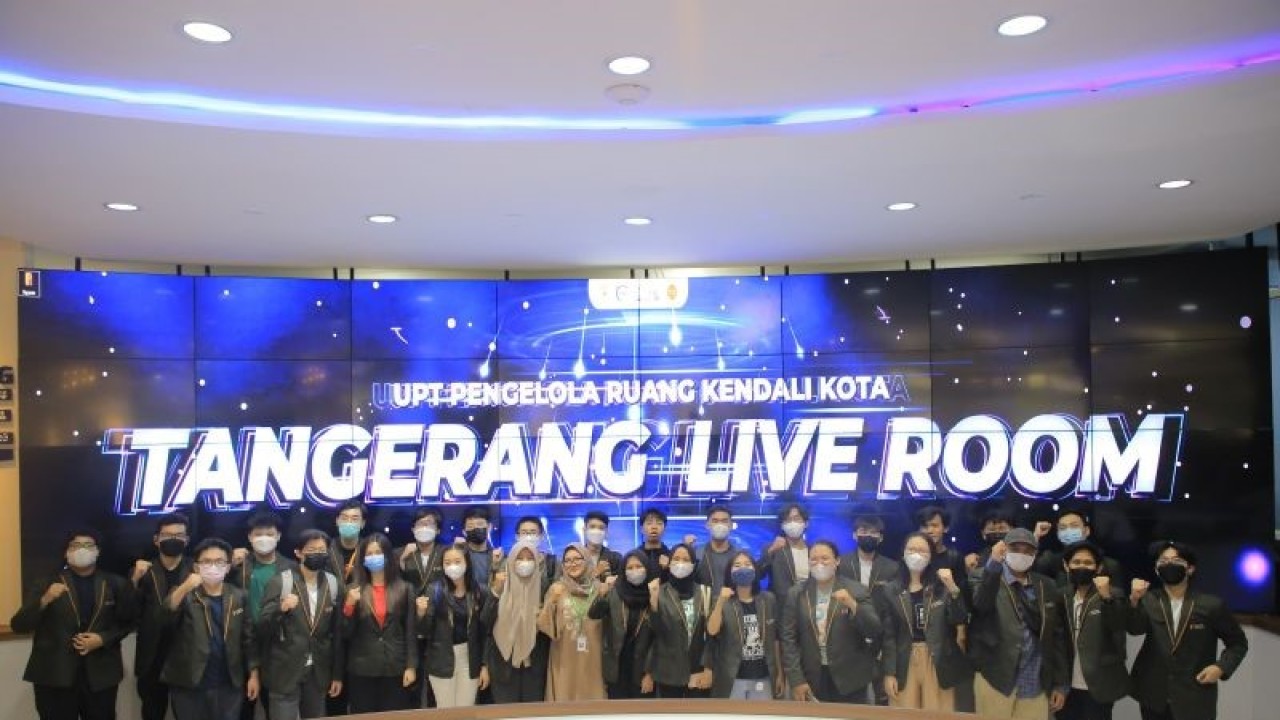 Kunjungan mahasiswa Universitas Pradita ke Tangerang LIVE Room