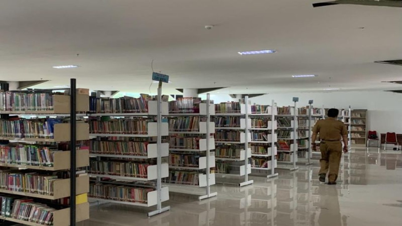 Ilustrasi - Koleksi buku milik Perpustakaan Daerah Lampung. (ANTARA/HO)