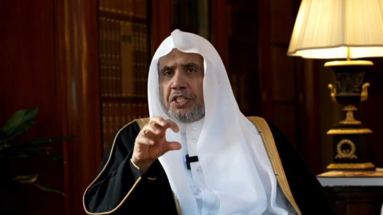 Tangkapan layar video Syekh Muhammad bin Abdul Karim Al-Issa saat mengapresiasi Majelis Ulama Indonesia (MUI) pada acara Konferensi Internasional tentang Agama, Perdamaian, dan Peradaban yang diikuti secara daring di Jakarta, Senin (22/5/2023) (ANTARA/Sean Filo Muhamad)