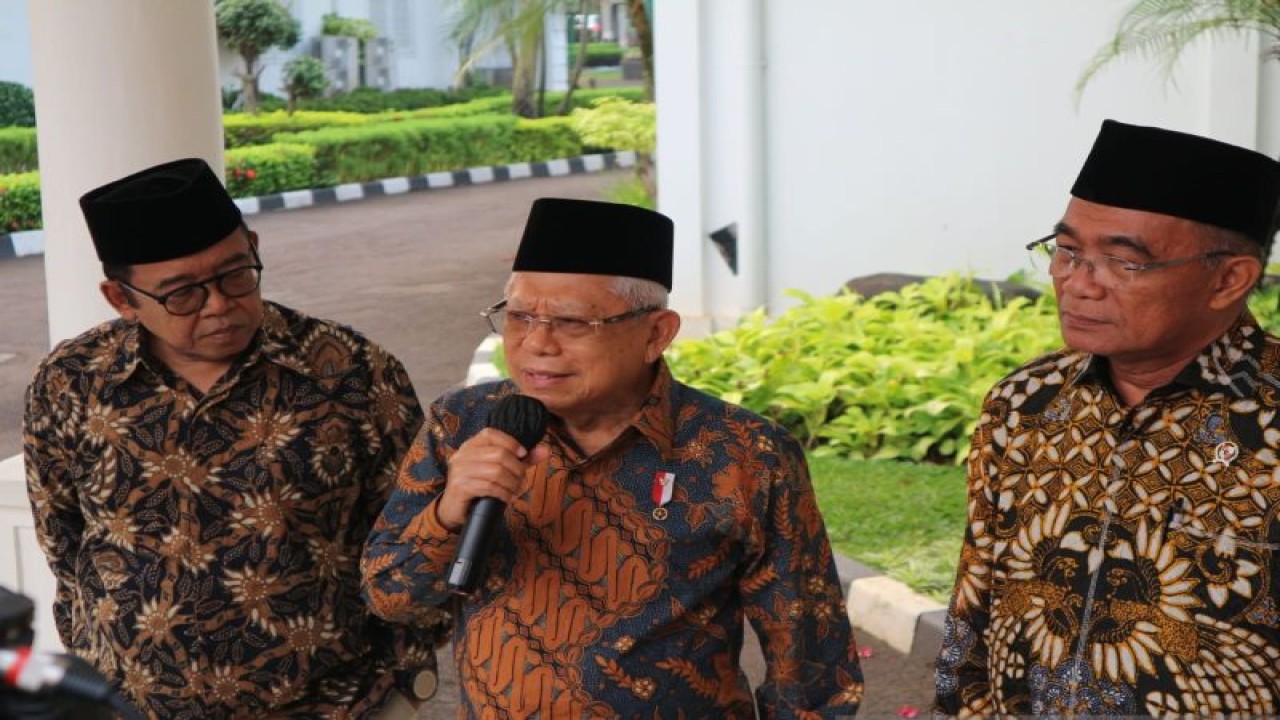 Wakil Presiden Ma’ruf Amin memberikan keterangan kepada wartawan di Jakarta, Rabu (24/5/2023). ANTARA/Rangga Pandu Asmara Jingga