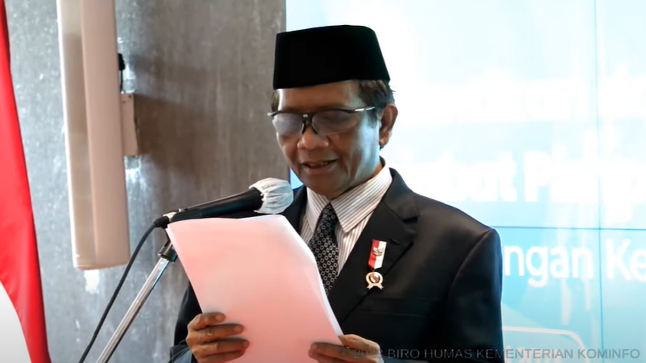 Menkopolhukam Mahfud MD ditunjuk oleh Presiden Joko Widodo (Jokowi) sebagai Pelaksana Tugas Menteri Komunikasi dan Informatika (Plt Menkominfo)