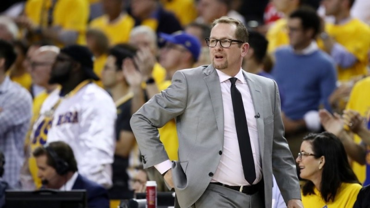 Nick Nurse saat menjadi pelatih Toronto Raptors pada laga melawan Golden State Warriors dalam gim keenam final NBA di Oracle Arena, California, Amerika Serikat, Kamis (13/6/2019). (ANTARA/AFP/Getty Images/Ezra Shaw)