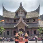 Melestarikan pakaian adat Minangkabau sebagai identitas-1684742871