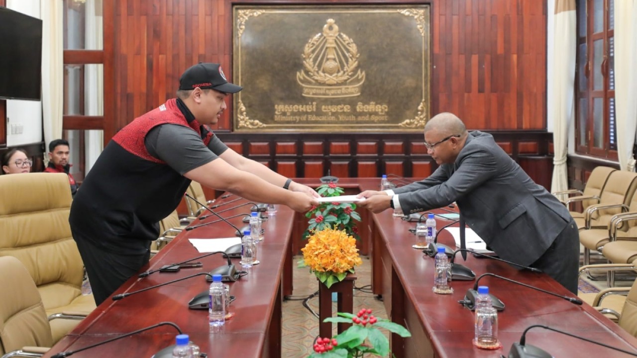 Menpora Dito Ariotedjo bersama Menpora Kamboja