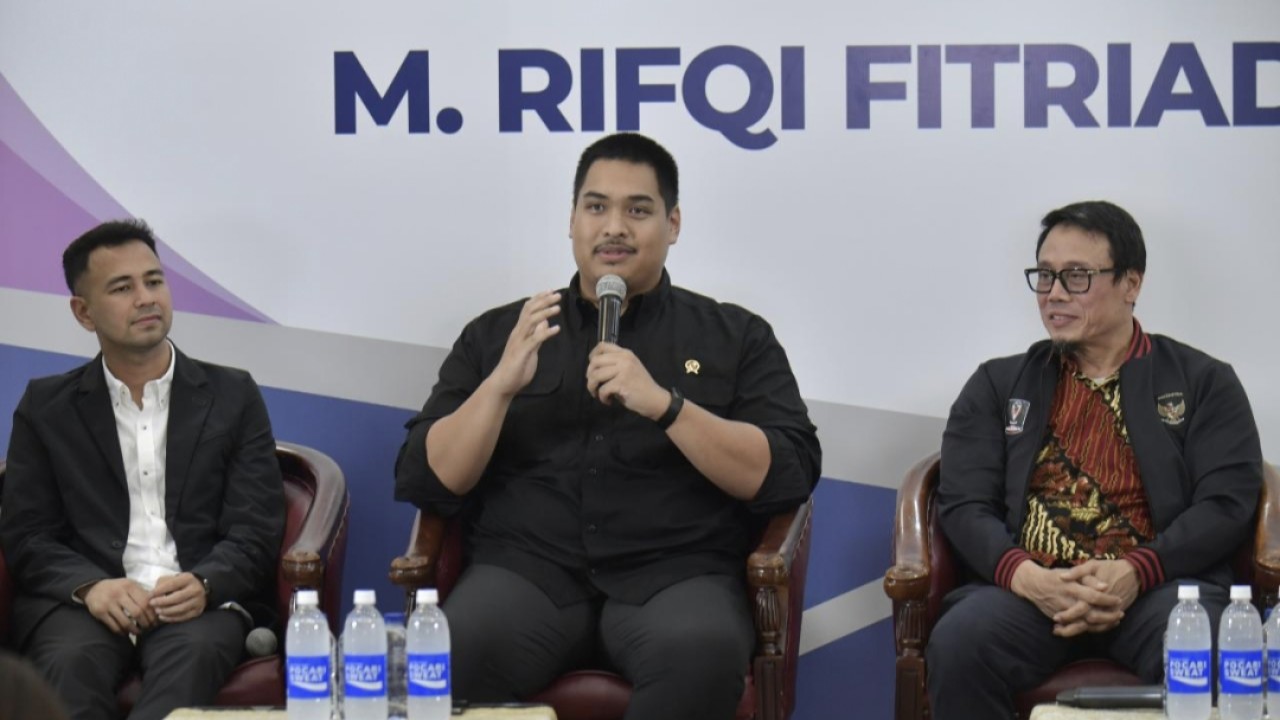 Menpora Dito Ariotedjo bersama Raffi Ahmad