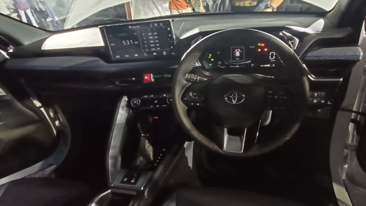 Tampilan dashboard All New Toyota Yaris Cross (ANTARA/Fathur Rochman)