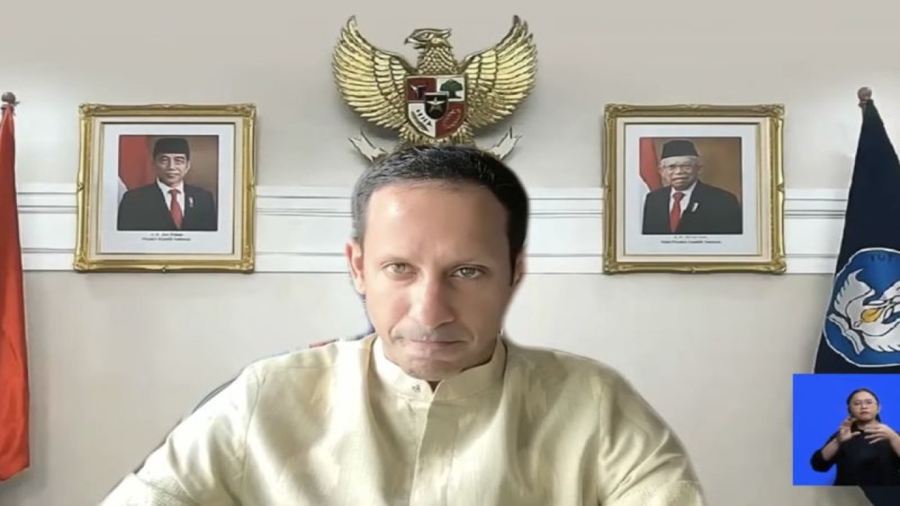 Menteri Pendidikan, Kebudayaan, Riset, dan Teknologi Nadiem Anwar Makarim pada platform Rapor Pendidikan versi 2.0 di Jakarta, Rabu (10/5/2023). (ANTARA/Astrid Faidlatul Habibah)