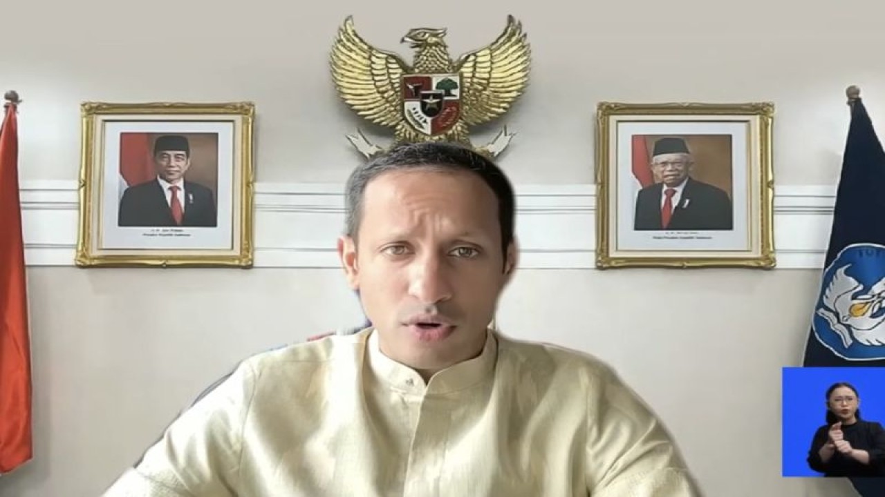 Menteri Pendidikan, Kebudayaan, Riset, dan Teknologi Nadiem Anwar Makarim saat merilis platform Rapor Pendidikan versi 2.0 di Jakarta, Rabu (10/5/2023). (ANTARA/AstridFaidlatulHabibah)