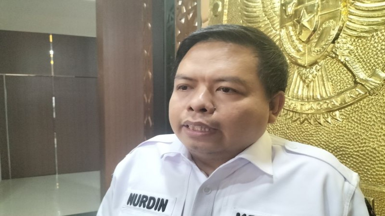 Komisioner KPU DKI Jakarta Bidang Teknis Penyelenggaraan Pemilu, Nurdin, di kantor KPU DKI Jakarta, Kamis (11/5/2023). ANTARA/Walda