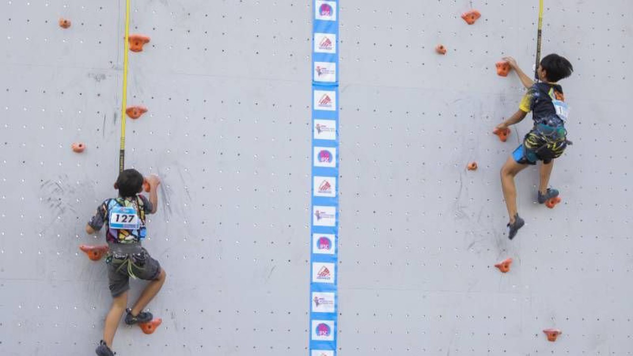 Turnamen panjat tebing tingkat nasional di Tangerang City Sport Climbing Center, Gedung Olahraga (GOR) Gondrong, Kota Tangerang yang dilaksanakan tanggal 8-11 Mei 2023 diikuti 141 peserta dari 46 klub panjat tebing di seluruh Indonesia.