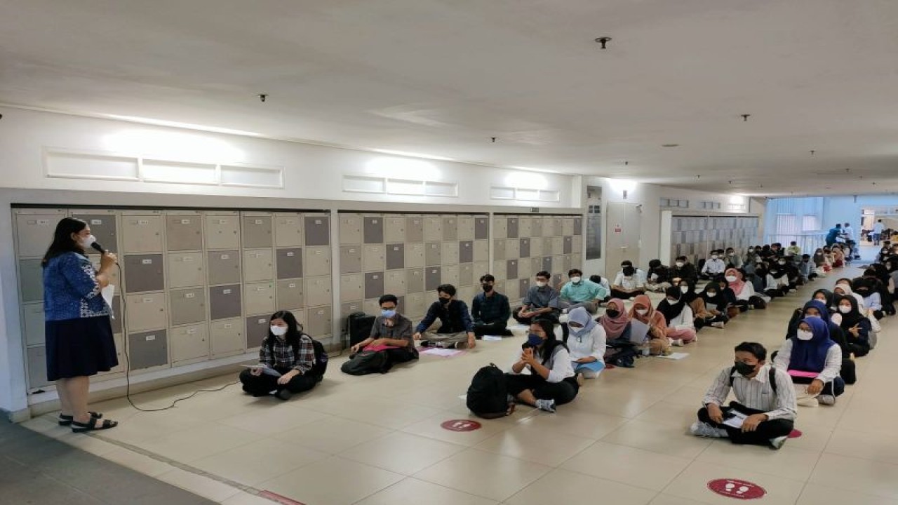 Para peserta UTBK SNBT 2023 di Kampus UI Depok, Jabar, Senin (8/5/2023). (FOTO ANTARA/HO- Humas UI)