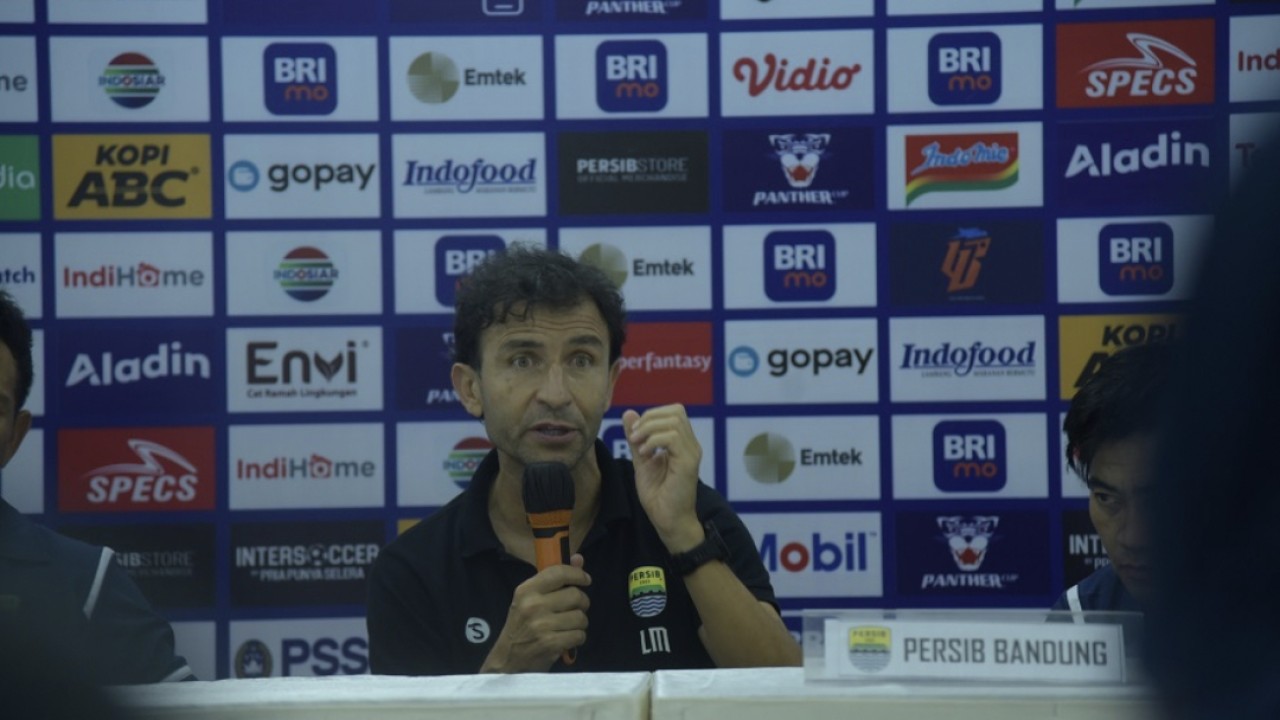 Pelatih Persib, Luis Milla