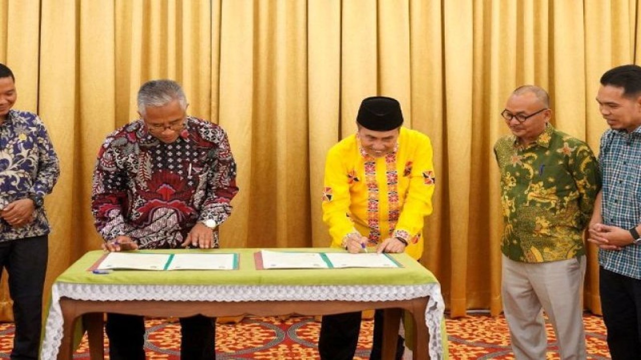 Pemerintah Provinsi Riau menjajaki kerjasama bidang pendidikan dengan Universitas Teknologi Petronas (UTP) Malaysia.