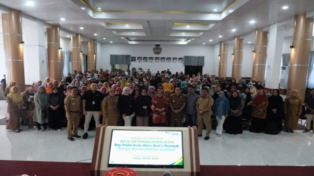 Sebanyak 350 pelaku UMKM di Kabupaten Gowa saat mengikuti pada sosialisasi Program BPJS Ketenagakerjaan bagi pelaku UMKM di Gowa, Selasa (30/5/2023). ANTARA Foto/HO-Humas Pemkab Gowa