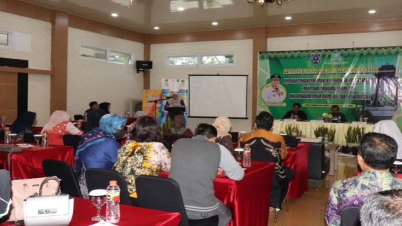 Pelatihan manajemen dan pencegahan kasus kekerasan perempuan dan anak, DInas PPKBPPPA Hulu Sungai Selatan (HSS), di Kandangan, HSS, Kalimantan Selatan, Kamis (11/5/2023). (ANTARA/HO-Diskominfo HSS)