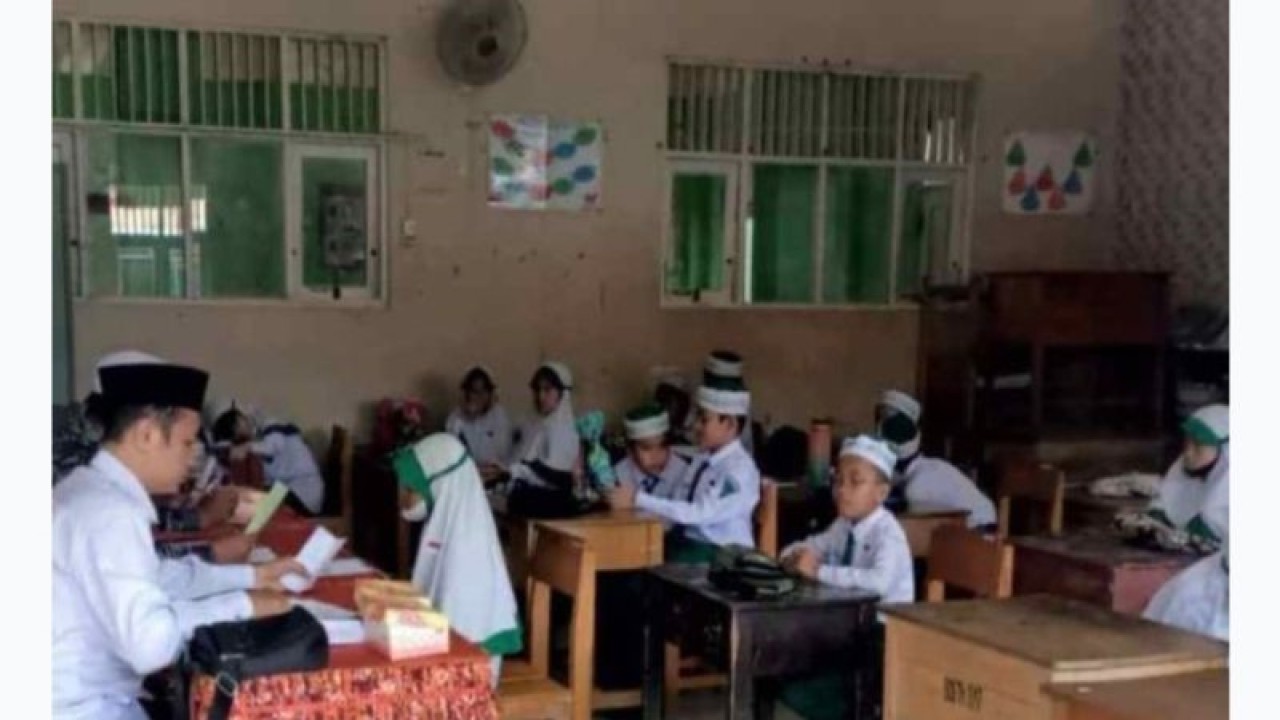 Seleksi penerima beasiswa hafiz Al Qur'an program Pemerintah Kabupaten Hulu Sungai Tengah, Kalsel dilaksanakan di MIN 8 Barabai, Selasa (23/5/2023). (ANTARA/Fathur)