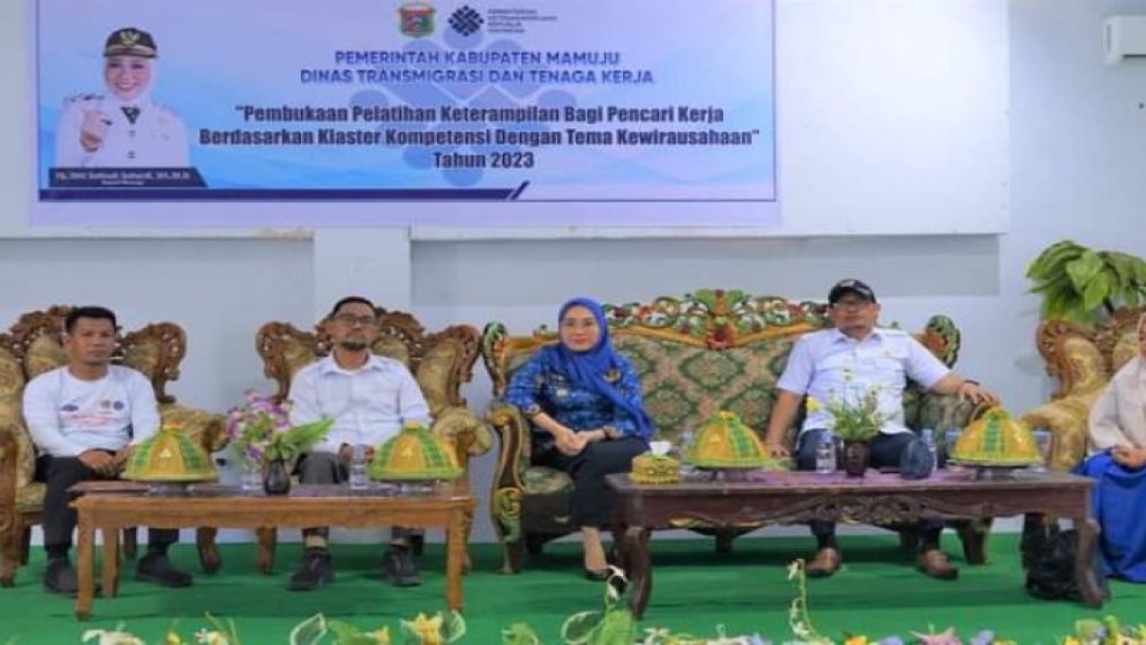 Pemerintah kabupaten Mamuju menggelar pelatihan kerja untuk meningkatkan pendapatan masyarakat dan mendorong pertumbuhan ekonomi daerah di Mamuju, Kamis (18/5/2023) ANTARA Foto/ M Faisal Hanapi