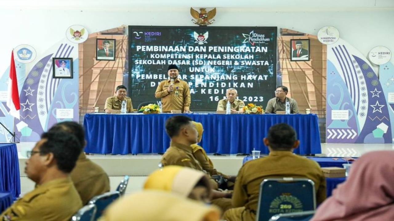 Kegiatan workhsop pendidikan di Kota Kediri, Jawa Timur. Program ini merupakan kerja sama antara Dinas Pendidikan Kota Kediri dengan School and Teachers Inovating for Result (STIR) Education, Selasa (16/5/2023). ANTARA/ HO-Pemkot Kediri