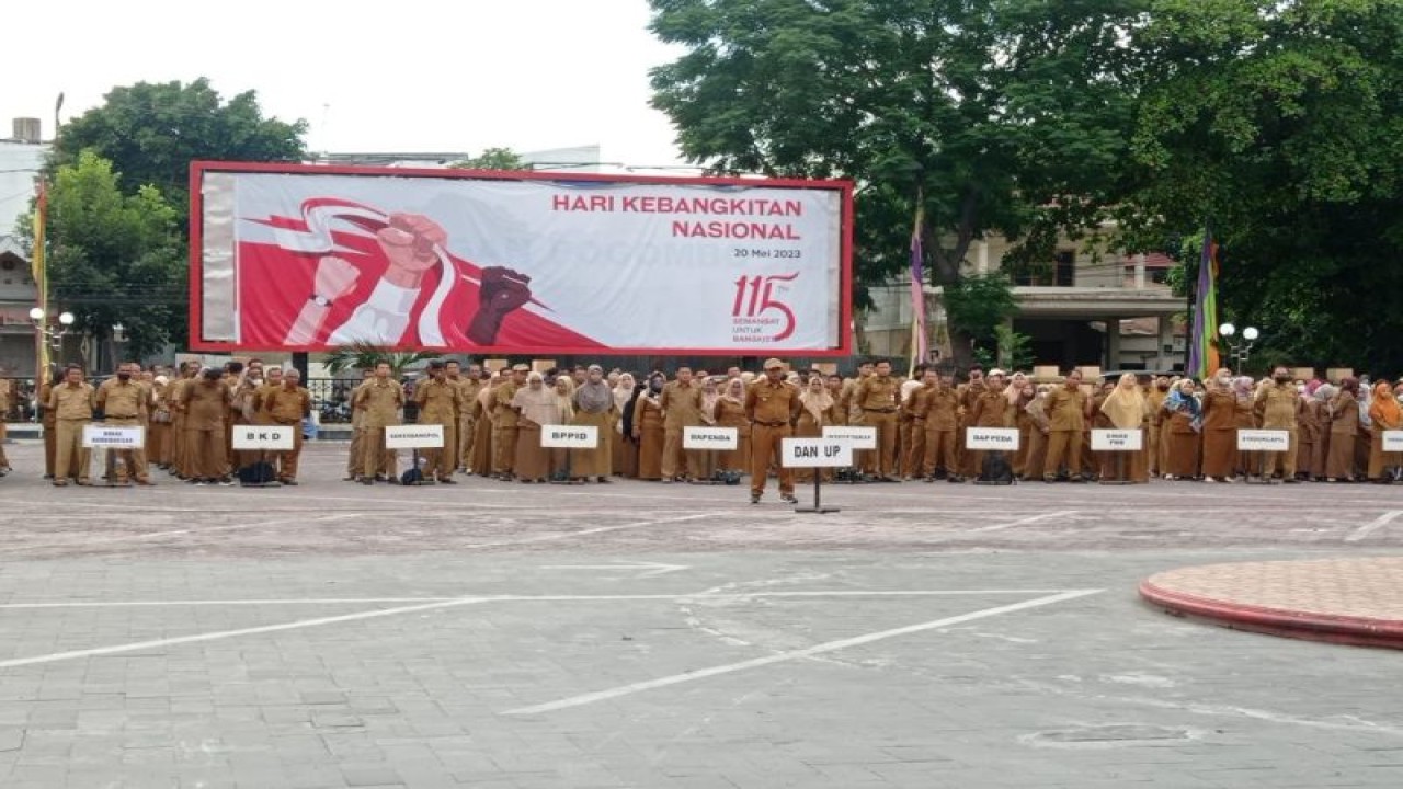 Suasana Upacara memperingati Hari Kebangkitan Nasional ke-115 di Halaman Kantor Gubernur Sulteng di Palu, Senin (22/5/2023). (ANTARA/HO-Jolinda)