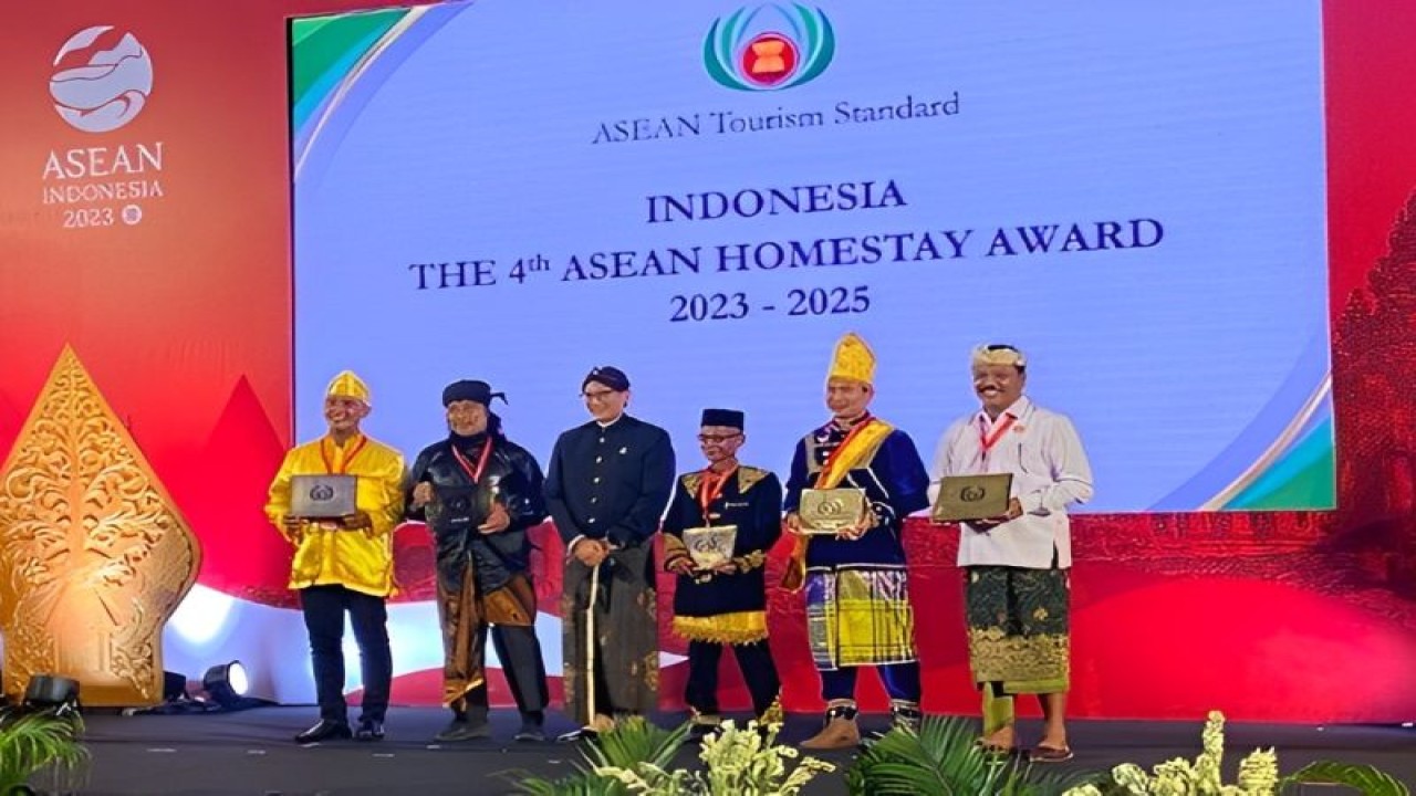 Desa Wisata Malangga, Kabupaten Toli-toli saat meraih penghargaan internasional ASEAN Homestay Award 2023 yang digelar di Yogyakarta, Minggu (5/2/2023). ANTARA/HO-Dokumentasi Pemprov Sulteng.