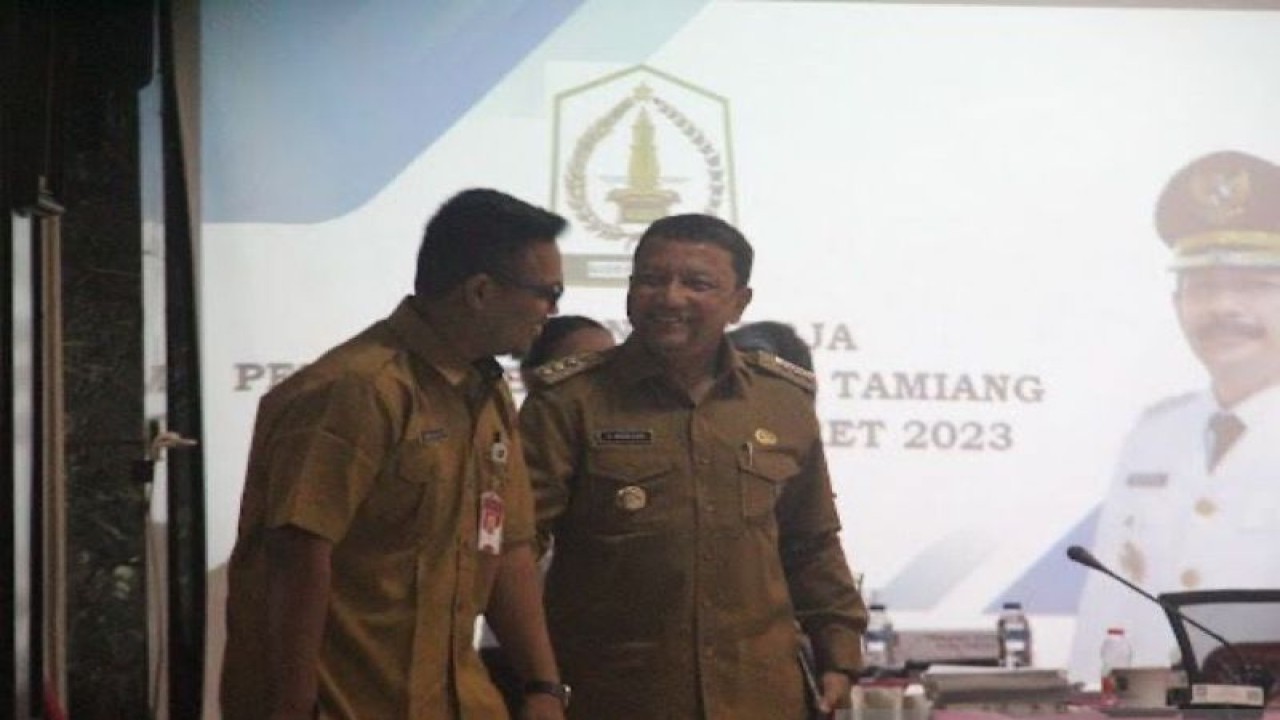 Dokumentasi - Pj Bupati Aceh Tengah T Mirzuan (kanna) mengikuti agenda evaluasi kinerja bersama Tim Inspektorat Kemendagri di Jakarta, Selasa (9/5/2023). (ANTARA/HO-Setdakab Aceh Tengah)