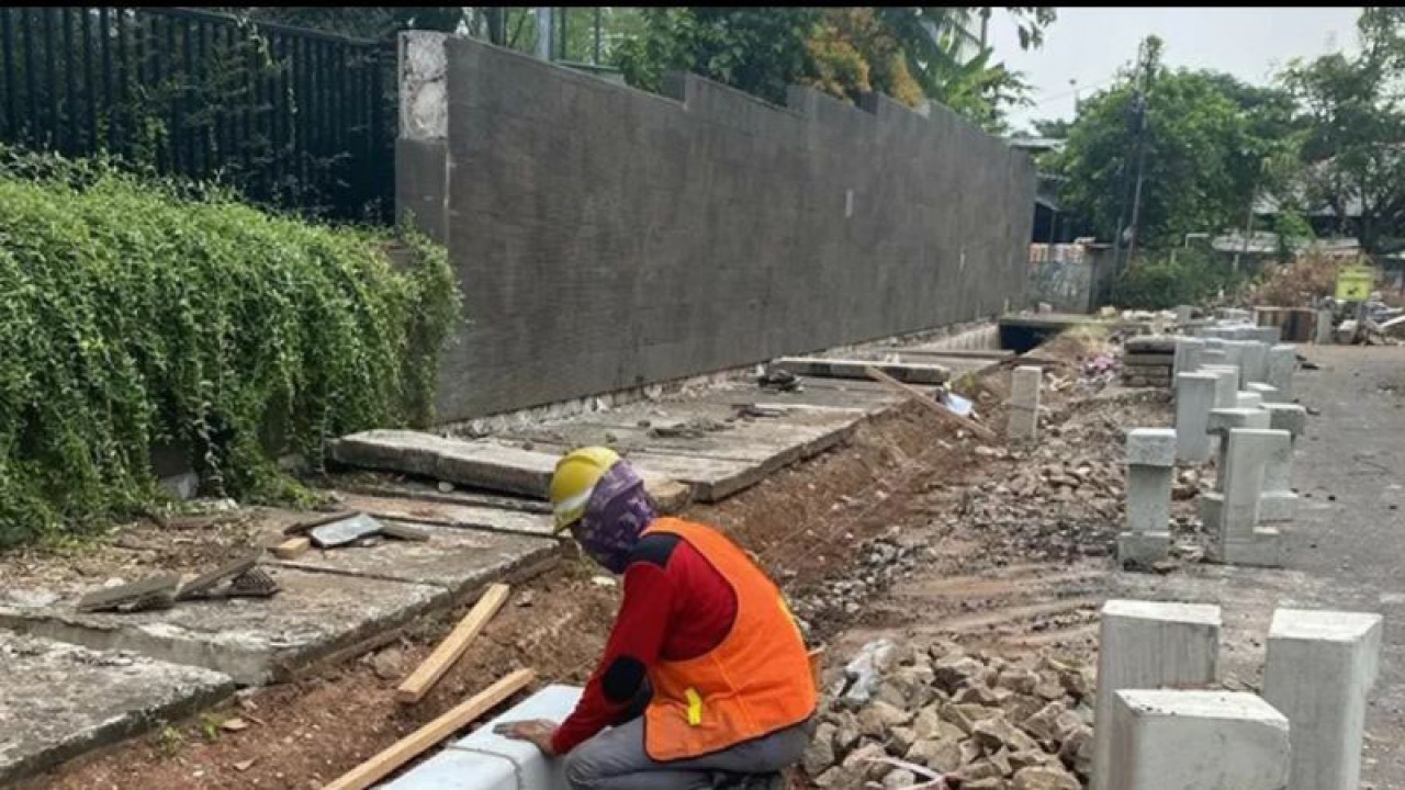 Penataan Kawasan di trotoar oleh Pemerintah Kota Jakarta Barat, pada Rabu (30/11/2022) ANTARA/Ho-Pemkot Jakarta Barat