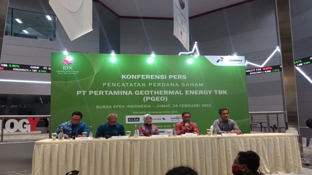 Pencatatan saham perdana PT Pertamina Geothermal Energy Tbk (PGE) di Jakarta. ANTARA/ Muhammad Heriyanto