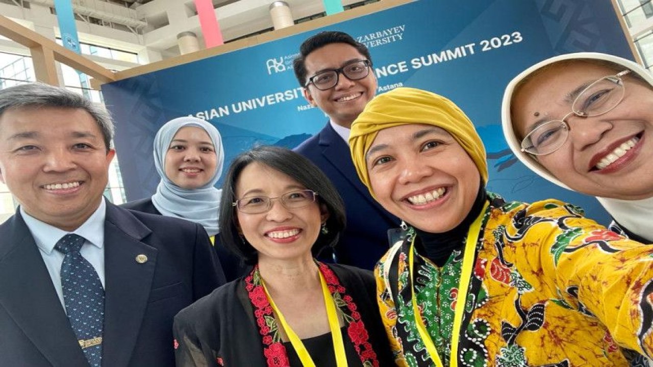 Perwakilan UI dalam acara Alliances (AUA) President Summit, di Astana Kazakhstan (ANTARA/Foto: Humas UI)
