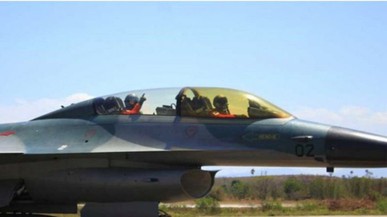 Dok. Kedatangan pesawat tempur RI F-16 di Lanud El Tari. ANTARA/Kornelis Kaha