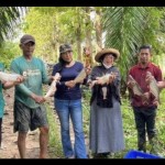 petani ikan di Desa Suka Damai, Kutai Kartanegara saat melakukan panen ikan. (Biro Adpim Pemprov Kaltim)-1685408223