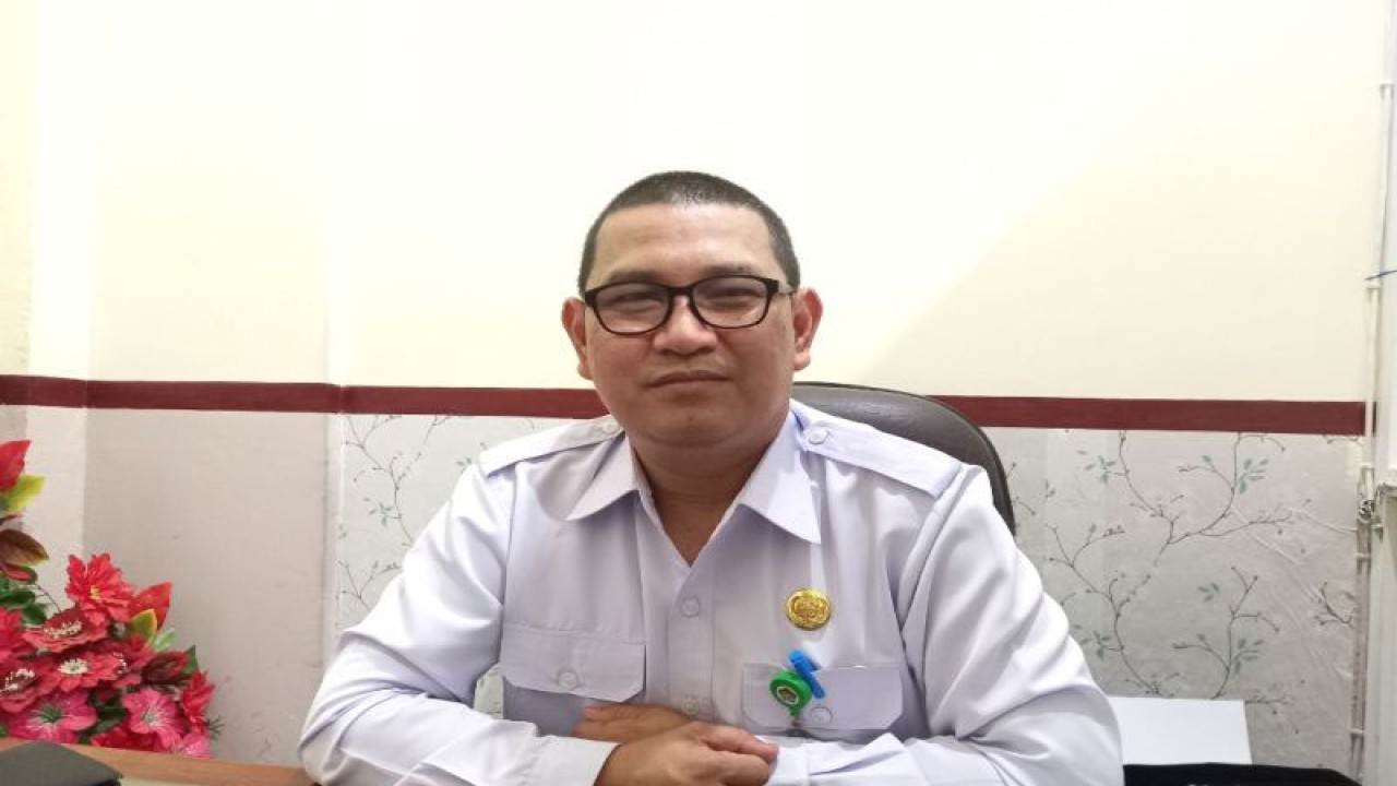 Kasie Penyelenggaraan Haji dan Umrah (PHU) Kemenag Manado Fahrin Pole, di Manado, Senin (29/5/2023). (ANTARA/Nancy L Tigauw)