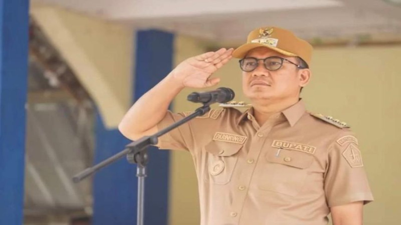 PJ Bupati Kolut Parinringi saat memimpin upacara Hari Kebangkitan Nasional. (Antara/HO-Pemkab Kolut)
